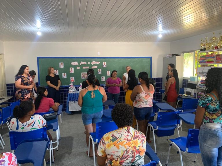 Uma iniciativa aplicada na Escola São Sebastião promove a parceria família-escola inserindo os familiares na vida escolar dos alunos