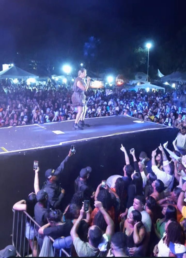 Recorde de público marca a segunda noite da Exposertão