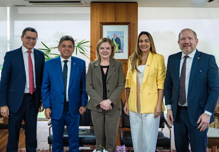 Dinistas querem as duas vagas de senador na chapa de Braide…